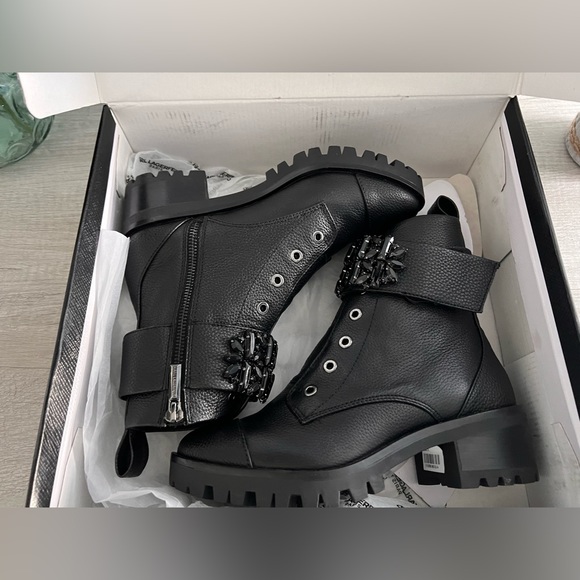 KARL LAGERFELD PARIS
Women's Pippa Lug sole Booties - Picture 7 of 10